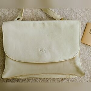 IL Bisonte Elegant Cream Crossbody Bag